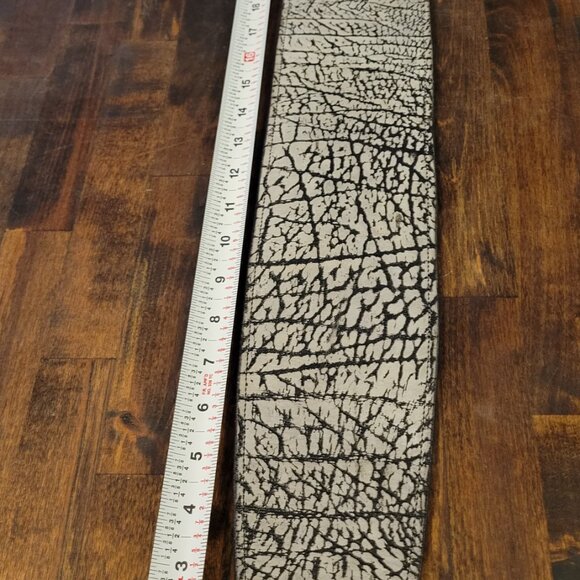 Hand-Carved Leather & Wildebeest Guitar Strap by Slickbald Customs - Picture 5 of 8